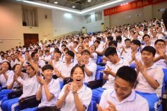 让泛博学生立感触感染学校食物平安的主 